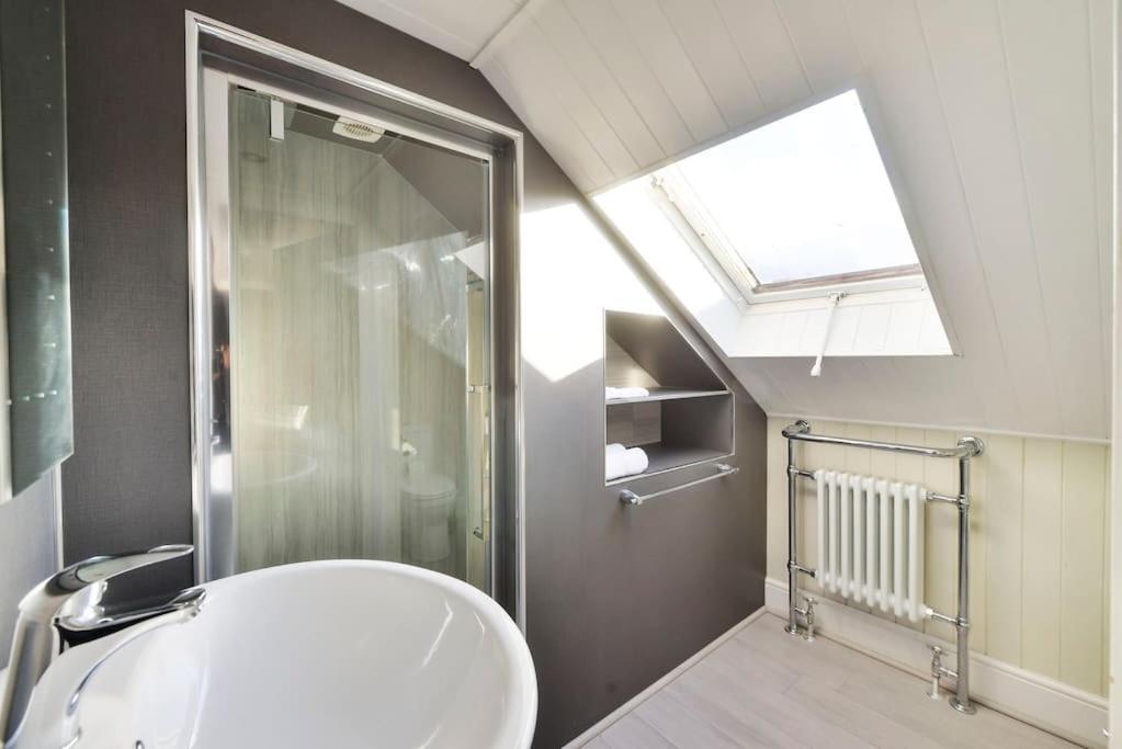 George IV Bridge - Superbly Located 3 Bedroom! Edimburgo Esterno foto