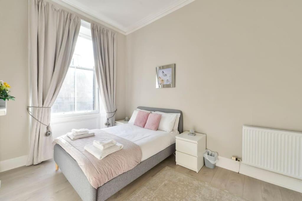 George IV Bridge - Superbly Located 3 Bedroom! Edimburgo Esterno foto