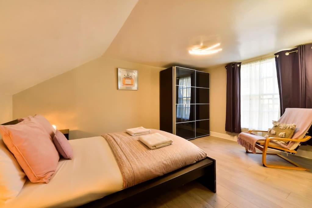 George IV Bridge - Superbly Located 3 Bedroom! Edimburgo Esterno foto
