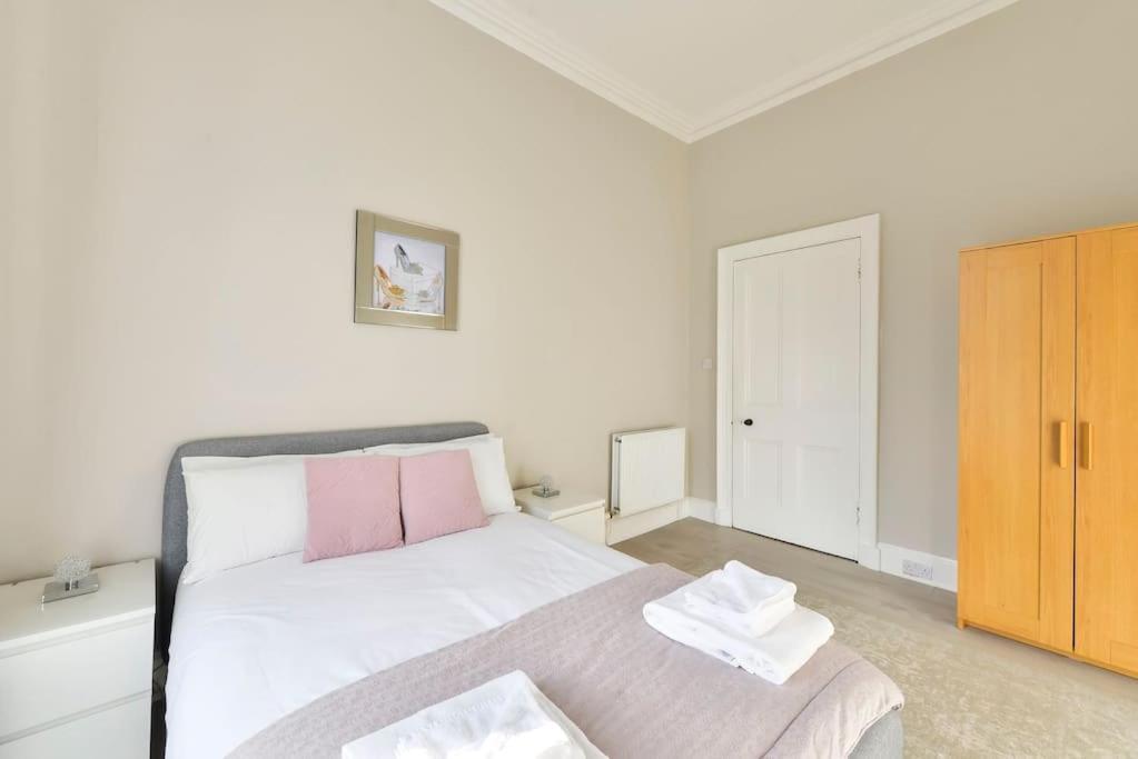 George IV Bridge - Superbly Located 3 Bedroom! Edimburgo Esterno foto