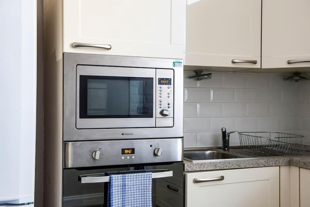 George IV Bridge - Superbly Located 3 Bedroom! Edimburgo Esterno foto
