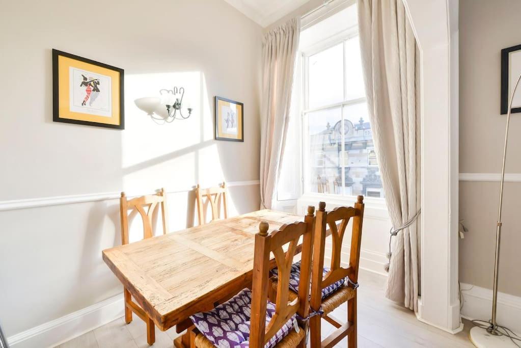 George IV Bridge - Superbly Located 3 Bedroom! Edimburgo Esterno foto