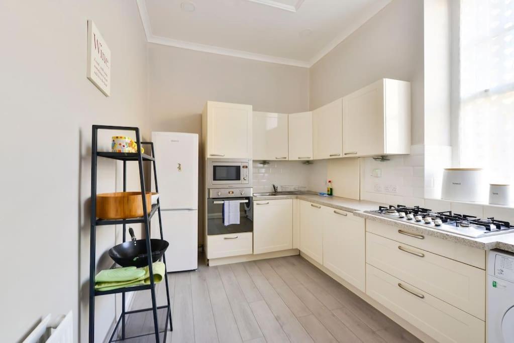 George IV Bridge - Superbly Located 3 Bedroom! Edimburgo Esterno foto