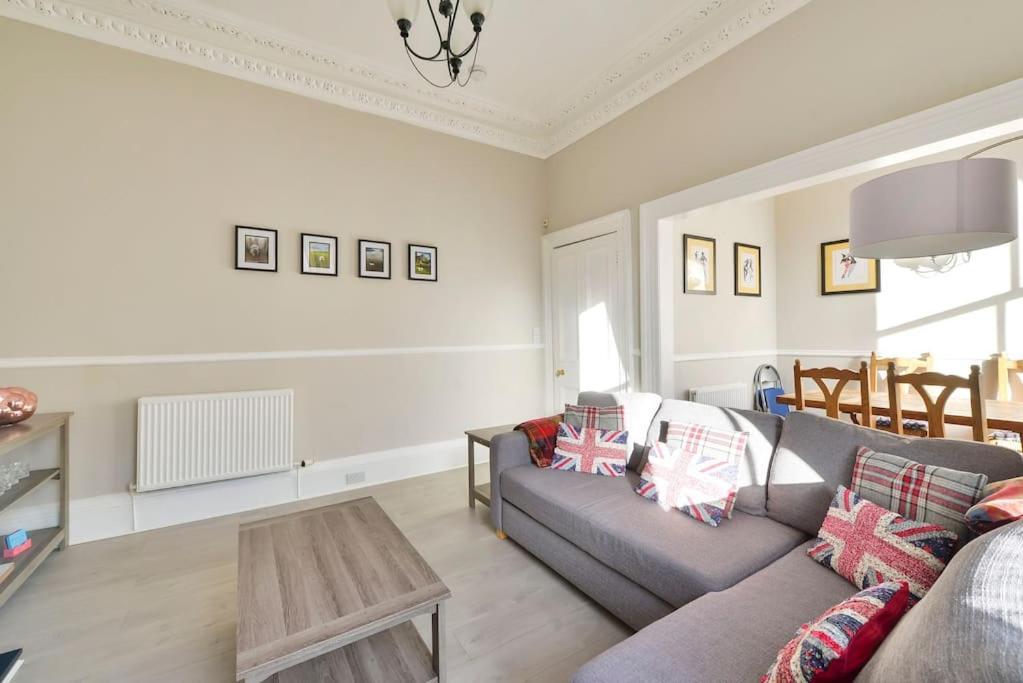 George IV Bridge - Superbly Located 3 Bedroom! Edimburgo Esterno foto