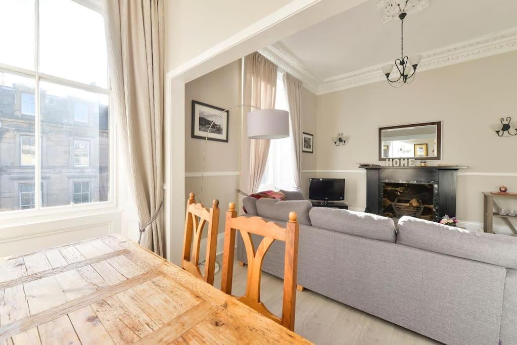 George IV Bridge - Superbly Located 3 Bedroom! Edimburgo Esterno foto